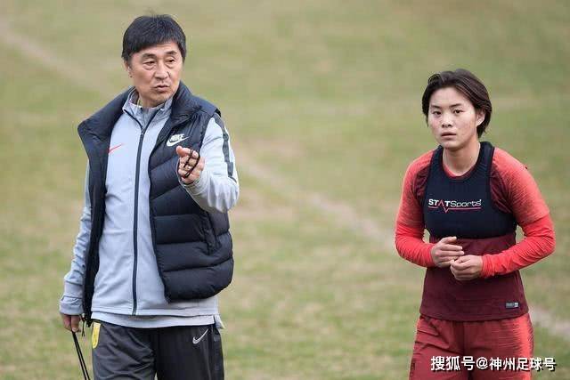 记者：部分欧足联董事会成员打算推出候选人，挑战因凡蒂诺